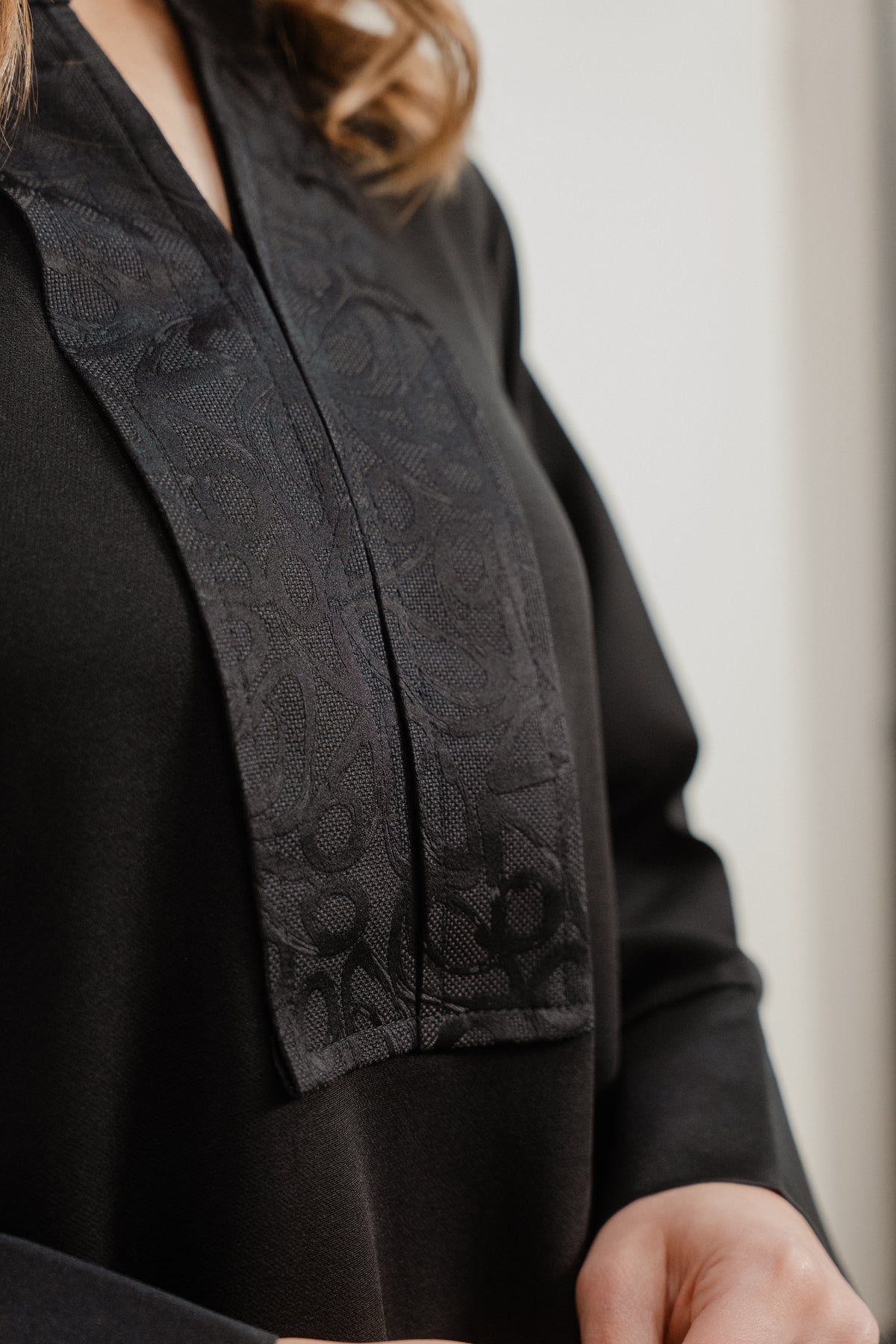 Black Abaya – Élégance Aura Luxury Homewear