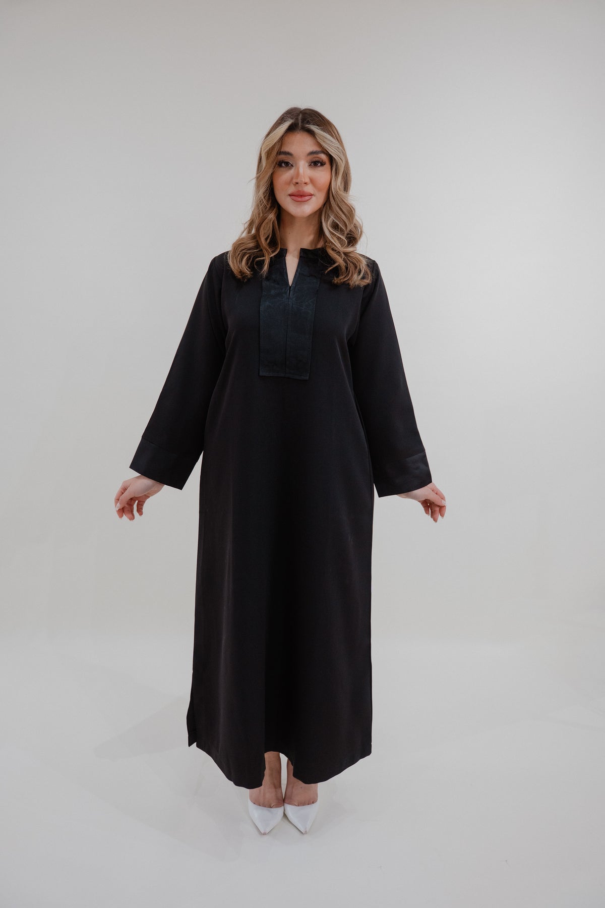 Black Abaya – Élégance Aura Luxury Homewear