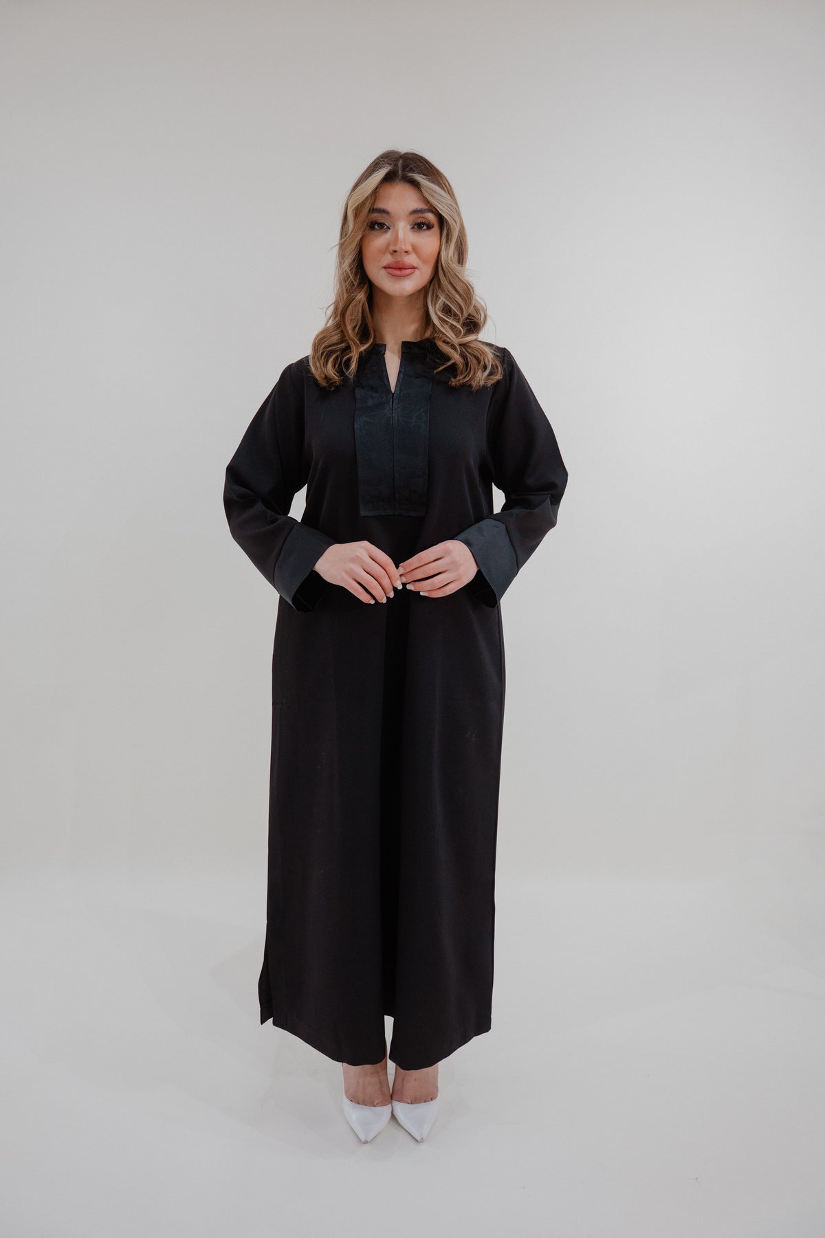 Black Short Sleeve Abaya – Élégance Aura Luxury Homewear