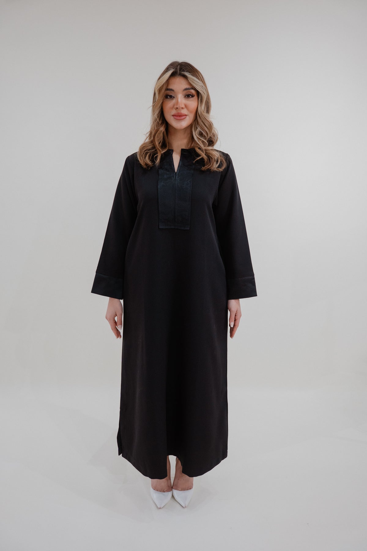 Black Short Sleeve Abaya – Élégance Aura Luxury Homewear